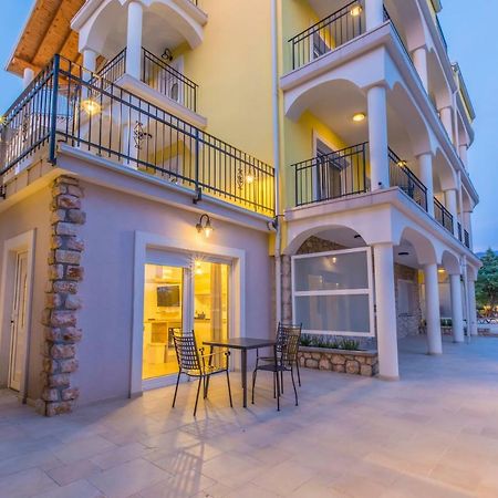 Palace Paulina Luxury Residence Novi Vinodolski Exteriör bild