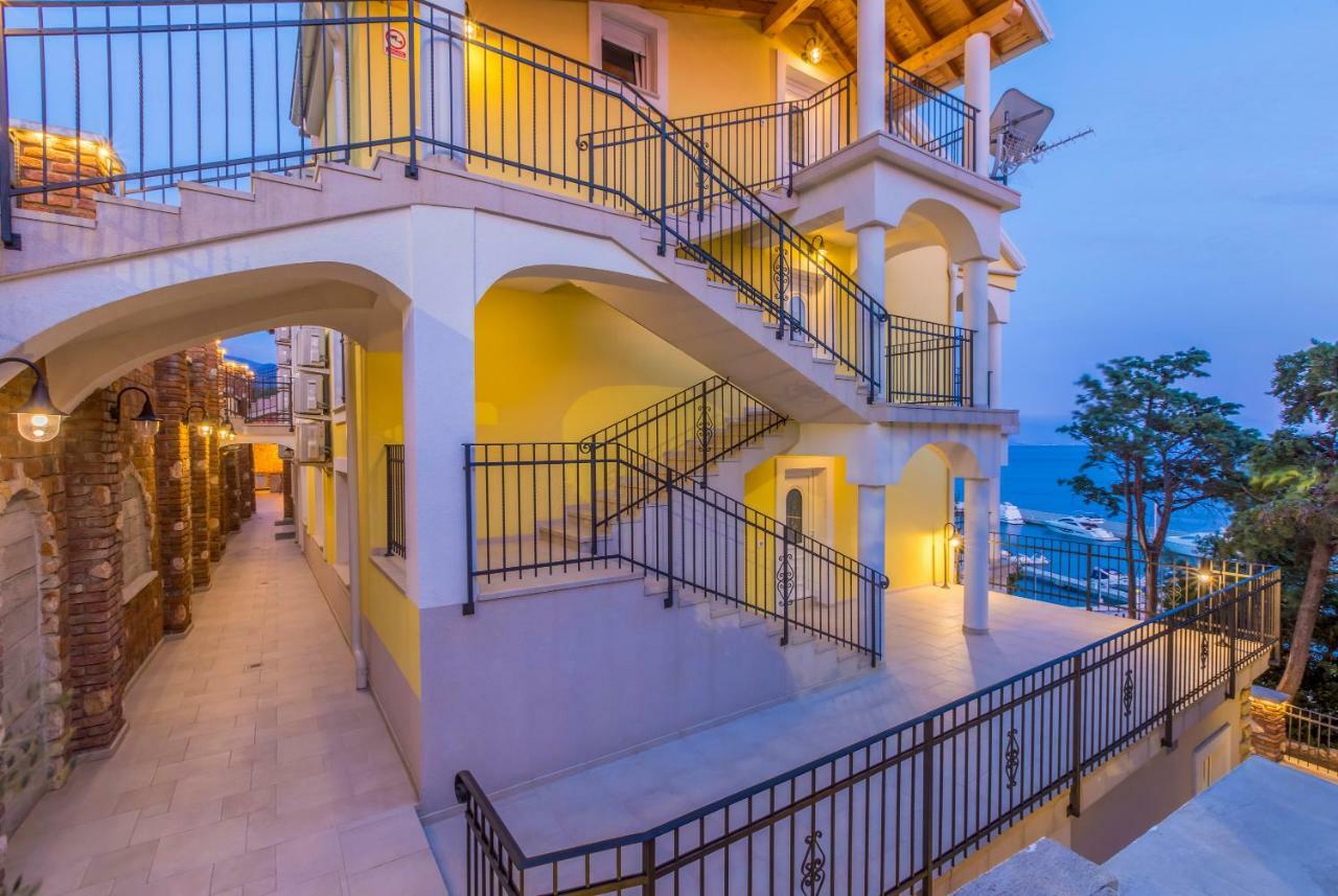 Palace Paulina Luxury Residence Novi Vinodolski Exteriör bild